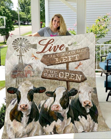 COW LIVE LIKE SOMEONE LEFT THE GATE OPEN QUILT BLANKET